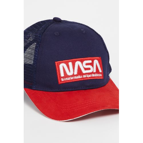 Nasa Pet met een vizier